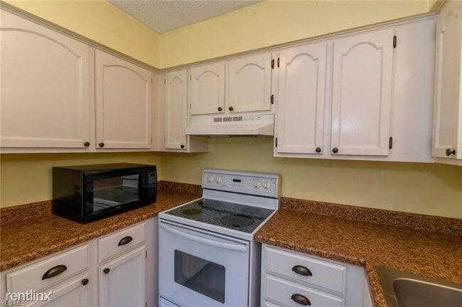 Building Photo - 4454 Sandelwood Blvd