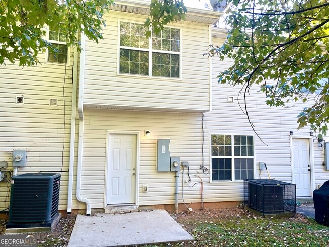 Building Photo - 1550 Eastern Sunrise Ln