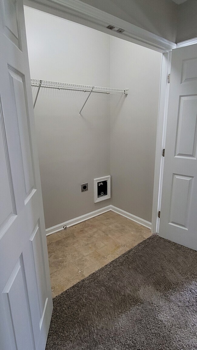 Building Photo - 935 Society Cir