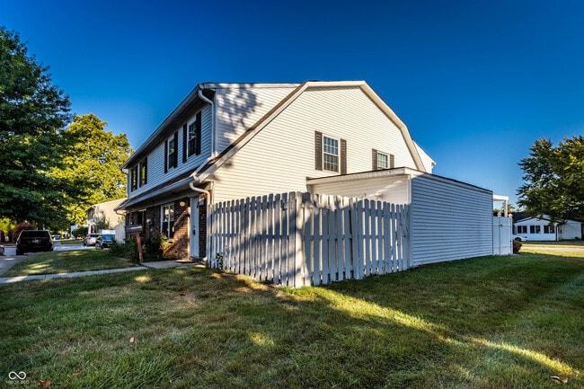 Building Photo - 4839 Oakwood Trail