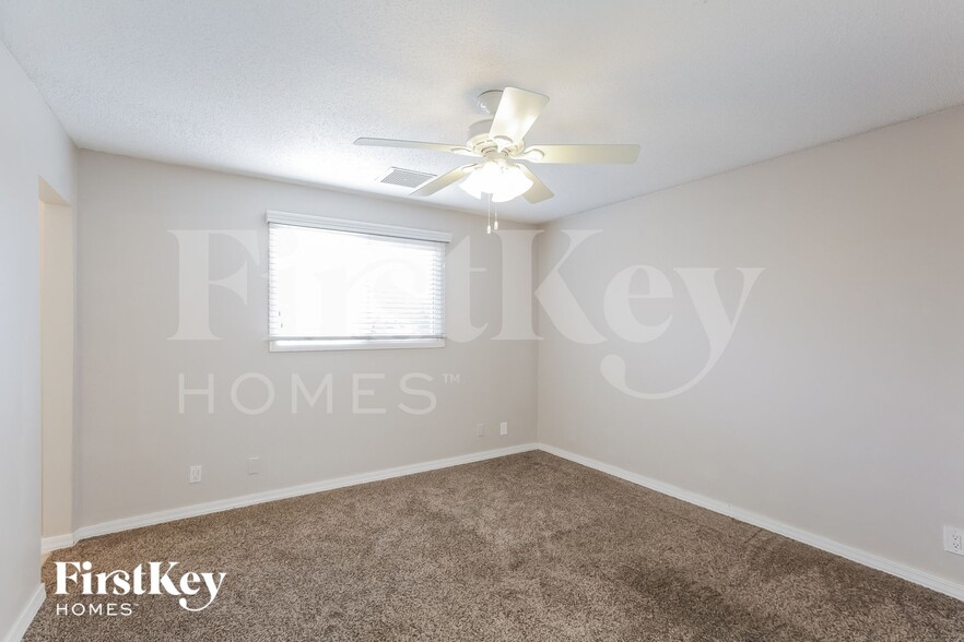 Building Photo - 1321 S Beck Ave