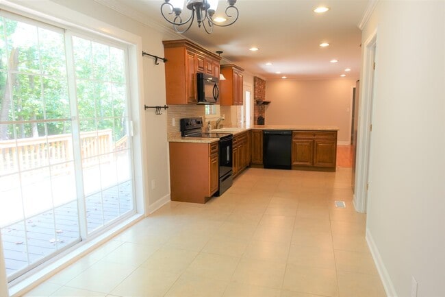 Building Photo - 115 Konnarock Cir