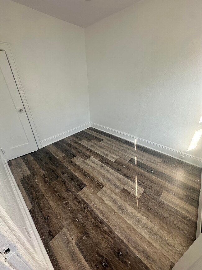 Building Photo - 340 2ND St