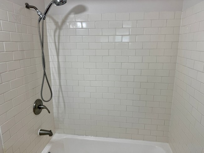 Building Photo - 5034 SE 37th Ave