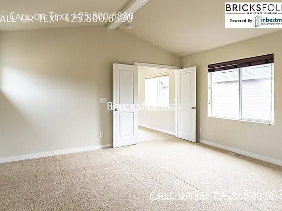 Building Photo - 10251 Eastridge Dr NE