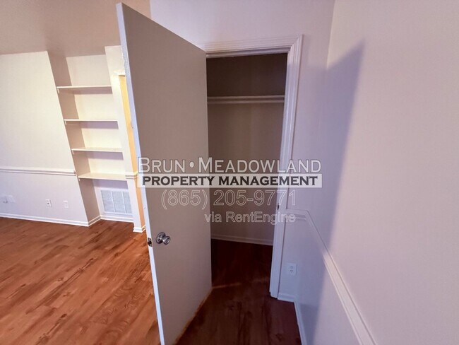 Building Photo - 1035 W Parkway Ave