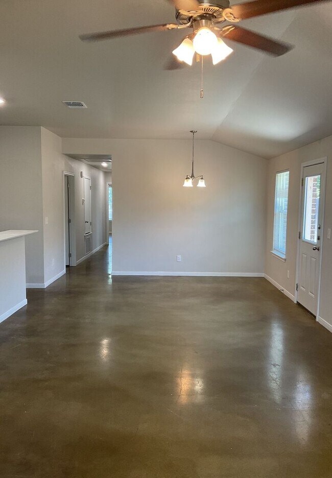 Building Photo - 310 Lowes Blvd
