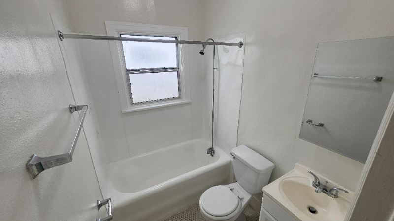 Building Photo - 727 S Coronado St