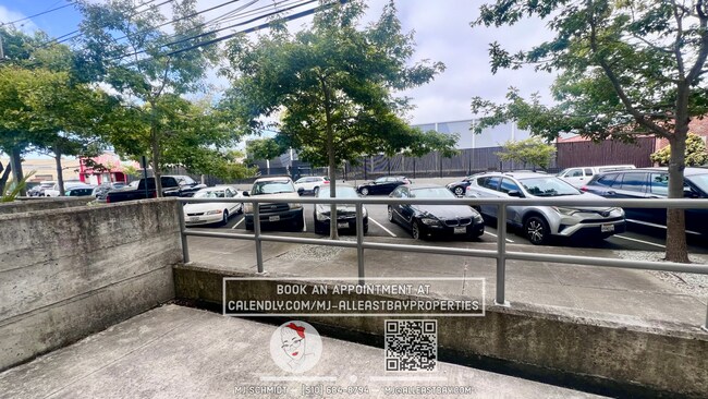 Building Photo - Contemporary three-story Live/Work Townhou...