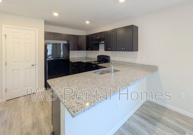 Building Photo - 2342 N Davis St