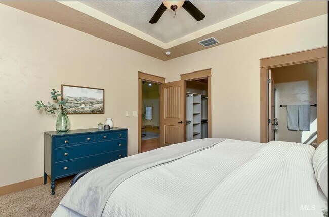Building Photo - 3857 E Tahiti Dr