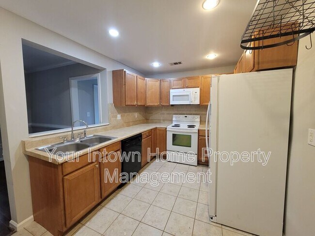 Building Photo - 1322 George W Brumley Way SE