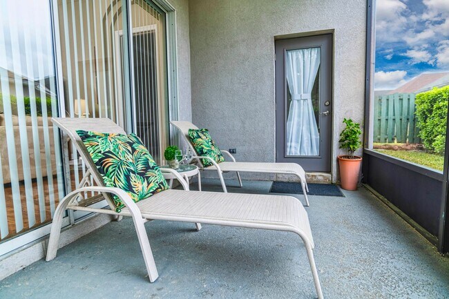 Building Photo - Spacious 4BR Retreat w/ Fenced Yard + Resort Amenities