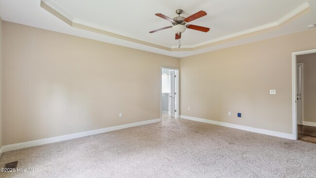 Building Photo - 110 Queens Cove Way