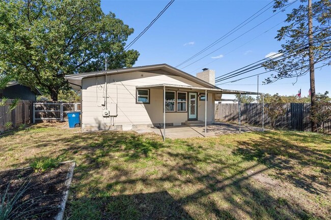 Building Photo - 8303 Lazy Ln