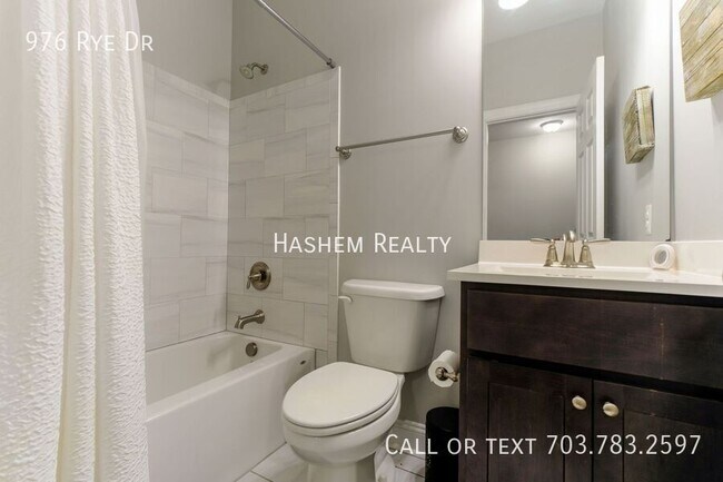 Building Photo - 976 Rye Dr