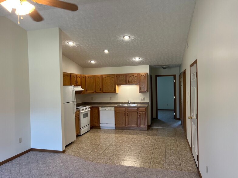 Building Photo - 1225 Sequoia Ct