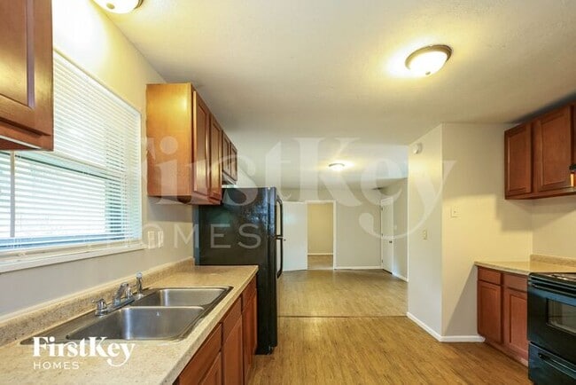 Building Photo - 8074 Hague Rd