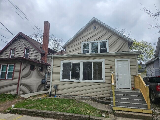 Primary Photo - 1604 Coleman Ave