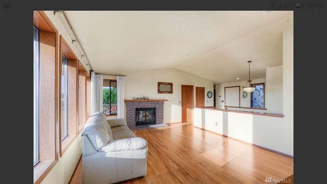 Building Photo - 1870 N Skyline Dr