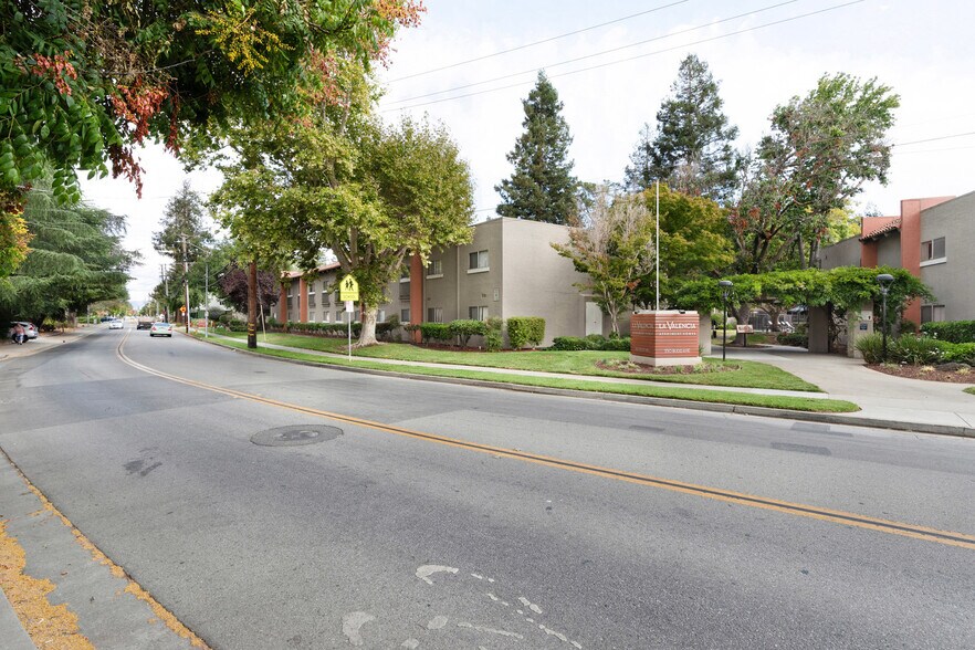 Building Photo - 350 Budd Ave