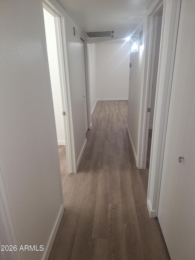 Building Photo - 2839 E Altadena Ave