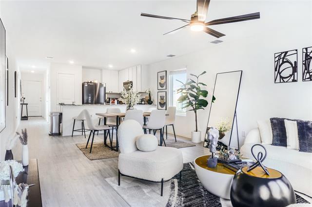 Building Photo - 1500 Teak Ln