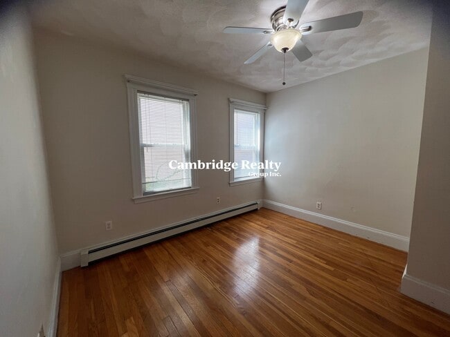 Building Photo - 27 Willard St