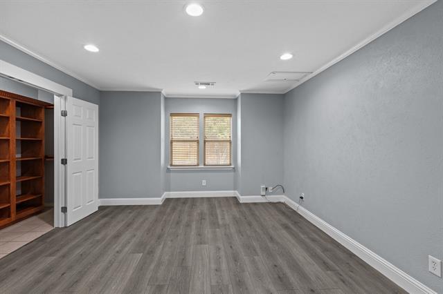 Building Photo - 106 S Grove Rd