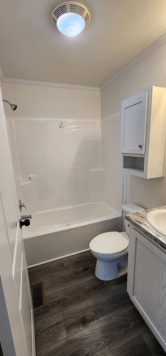 Building Photo - 10326 Old Leo Rd