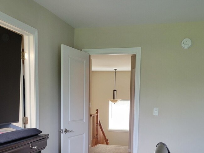 Building Photo - 2475 Waterbury Ln