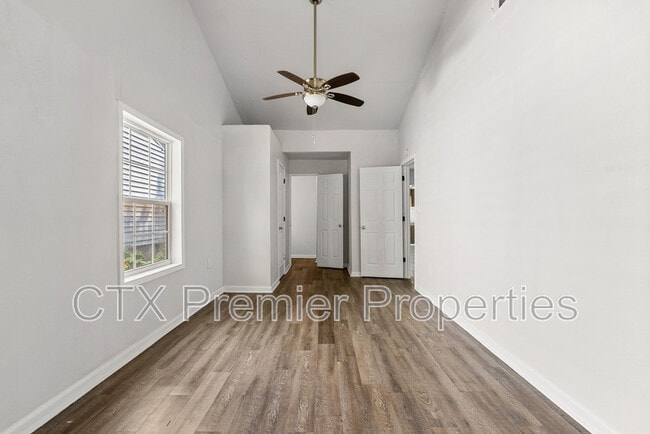Building Photo - 1109 S 41st St