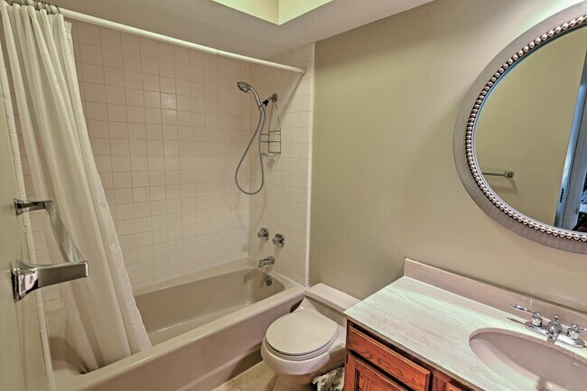 Building Photo - 600 NW 4th St