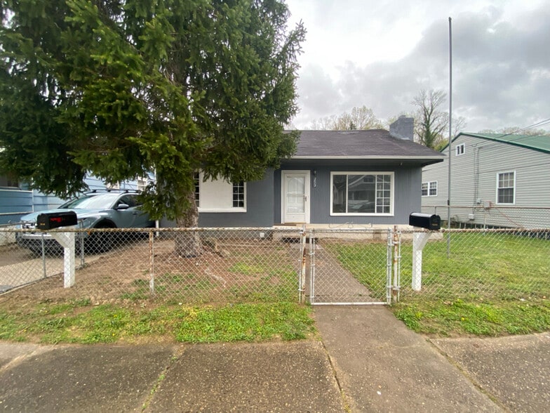 Primary Photo - 3613 4th Ave