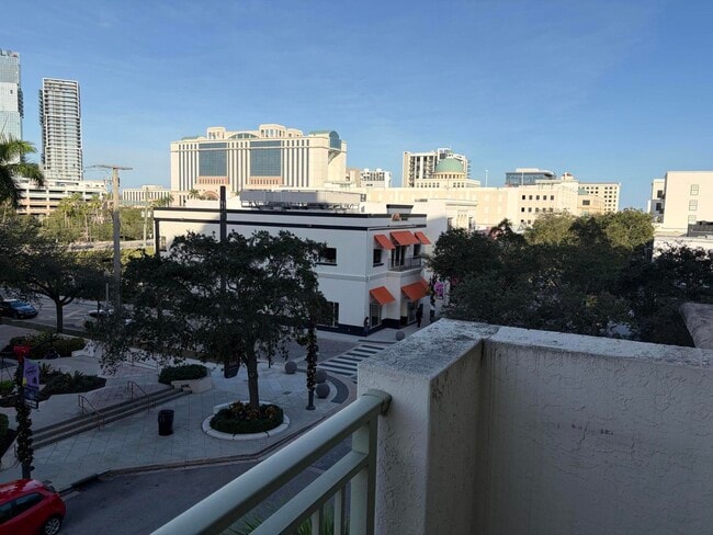 Building Photo - 610 Clematis St