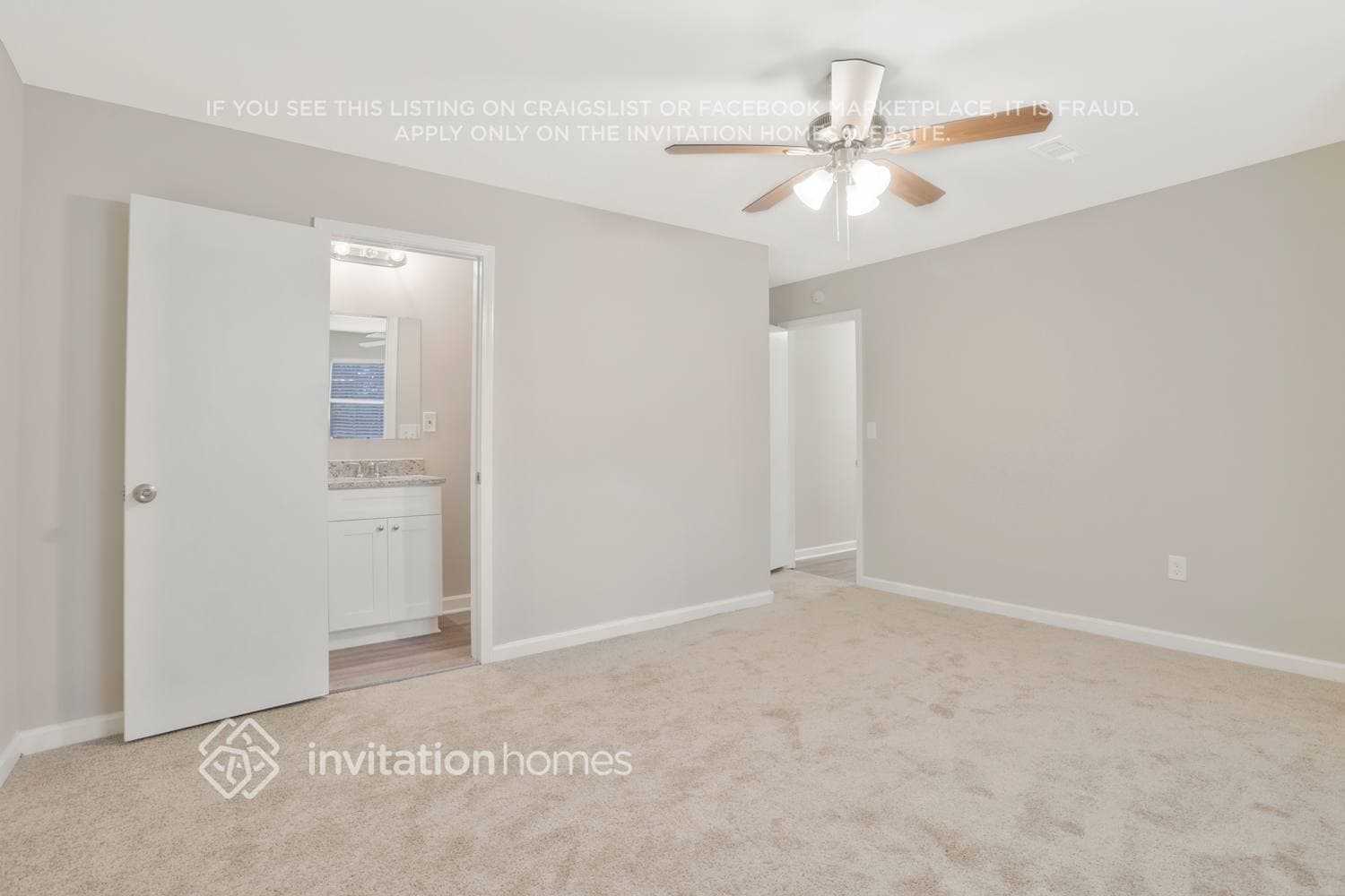 Building Photo - 3025 Catalina Dr