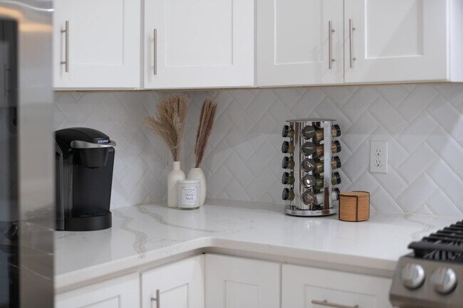 Building Photo - 260 Palisade Ave