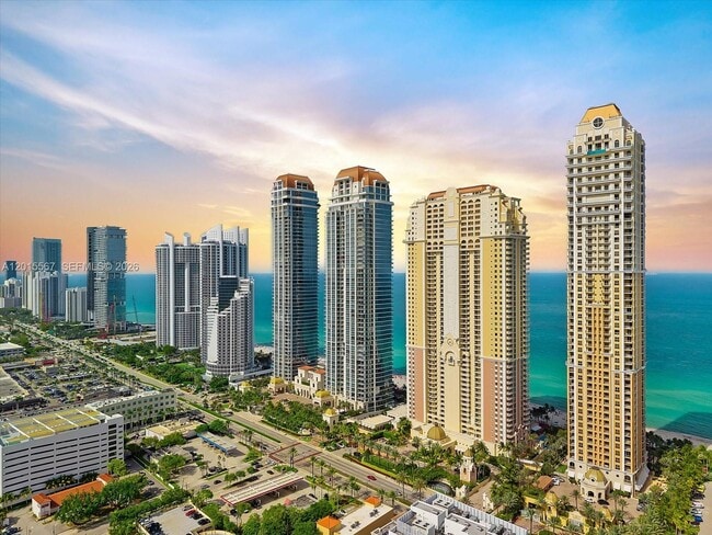 Building Photo - 17901 Collins Ave