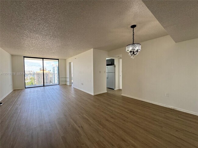 Building Photo - 210 174th St