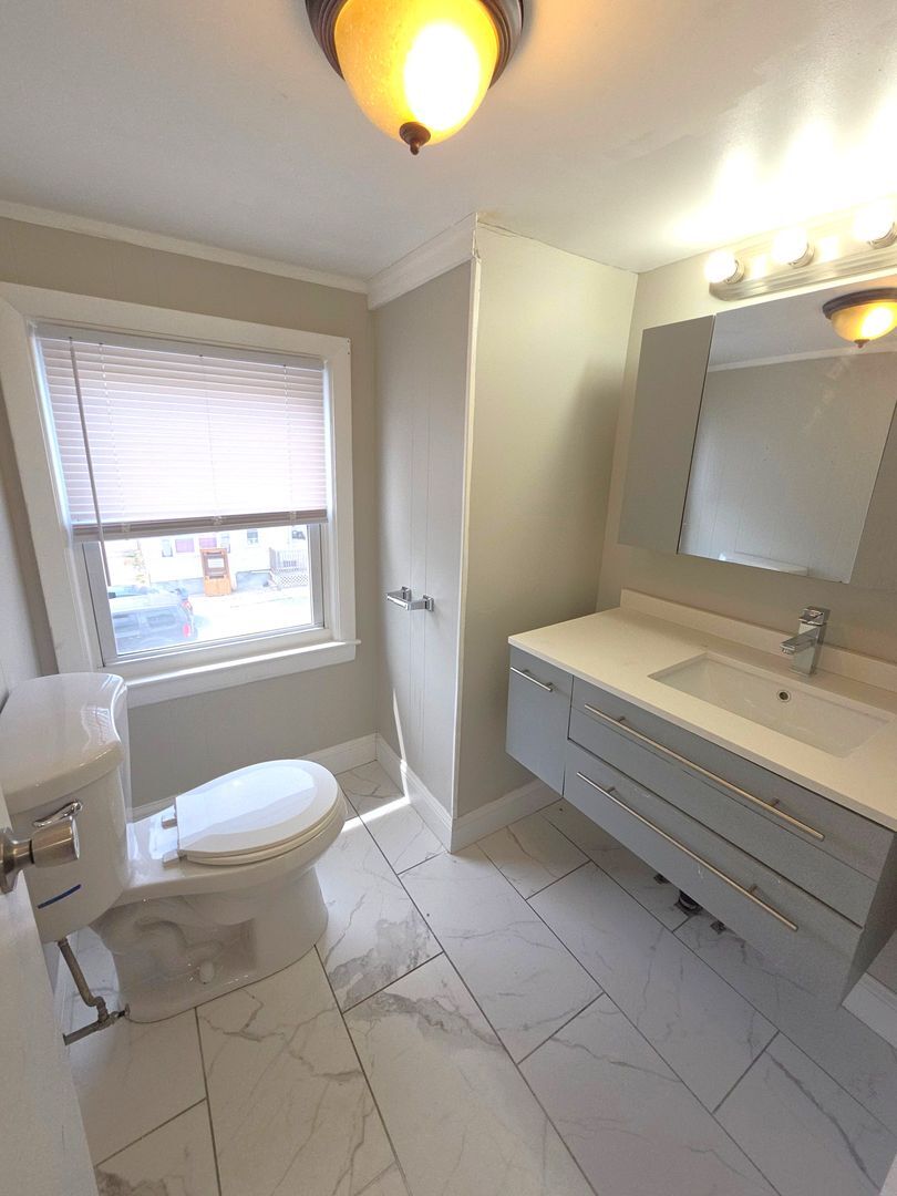 Building Photo - 5 Emanuel St