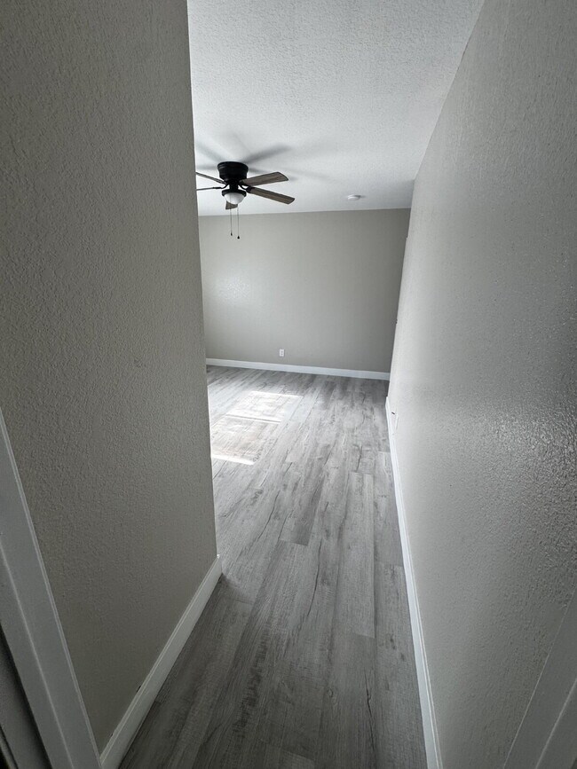 Building Photo - Newly Renovated 2-Bed, 2-Bath Condo at 3559 Guadalupe