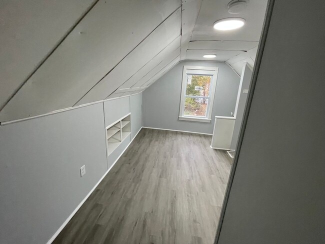 Building Photo - SECTION 8 & EDEN ACCEPTED!! Newly Renovate...