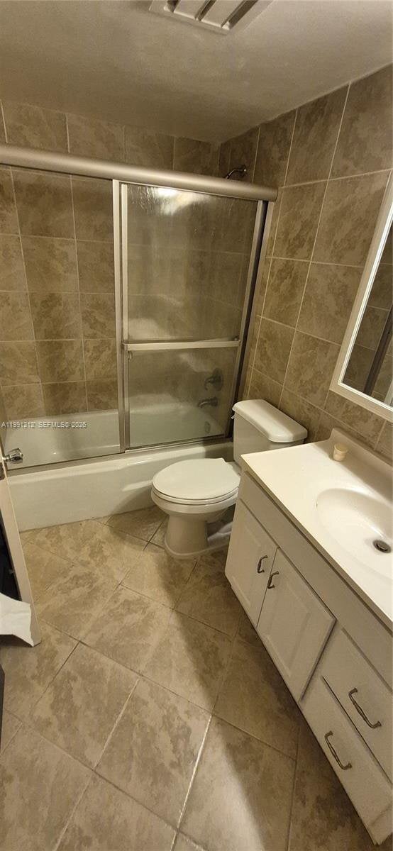 Building Photo - 1051 Hillsboro Mile, Hillsboro Beach, FL 33062 - 2 BR 2 BA condo