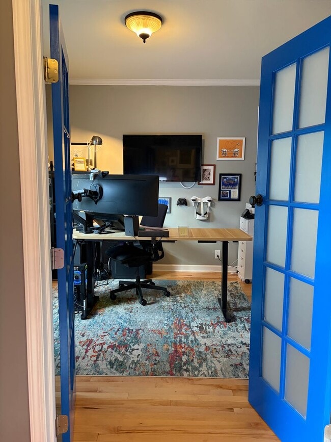 Building Photo - 4 Bedroom! Walk to Jim Warren Park, Frankl...