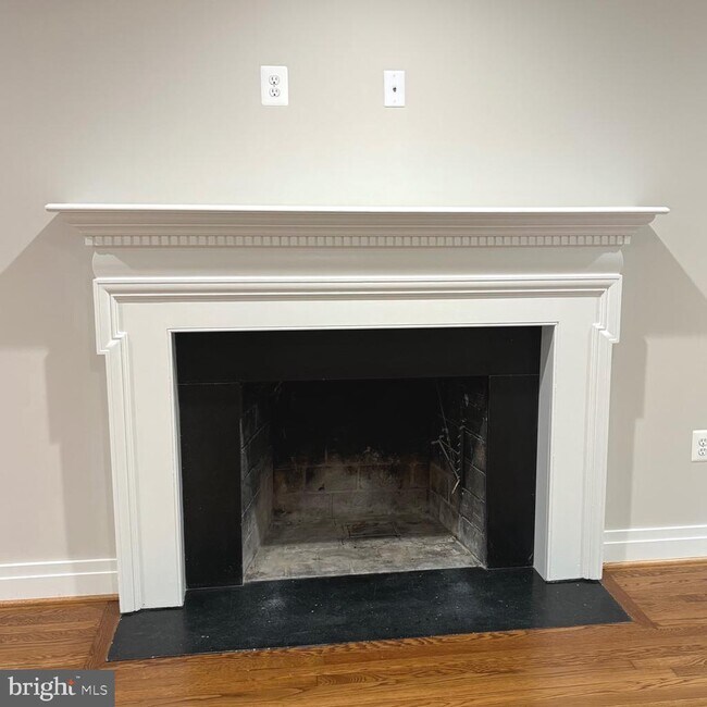 Building Photo - 4633 Rockwood Pkwy NW