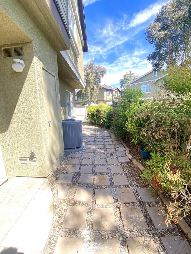 Building Photo - 1201 Trapani Cove