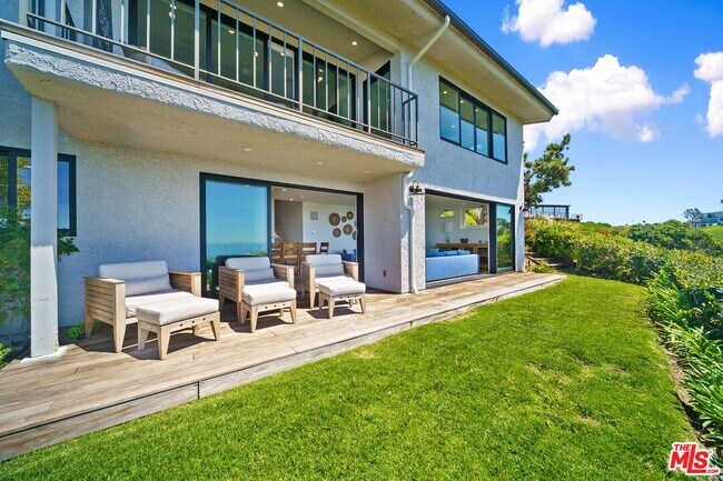 Building Photo - 6817 Seawatch Ln