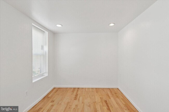 Building Photo - 1313 S Stanley St