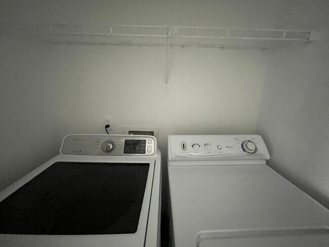 Building Photo - 2815 Barclay Way