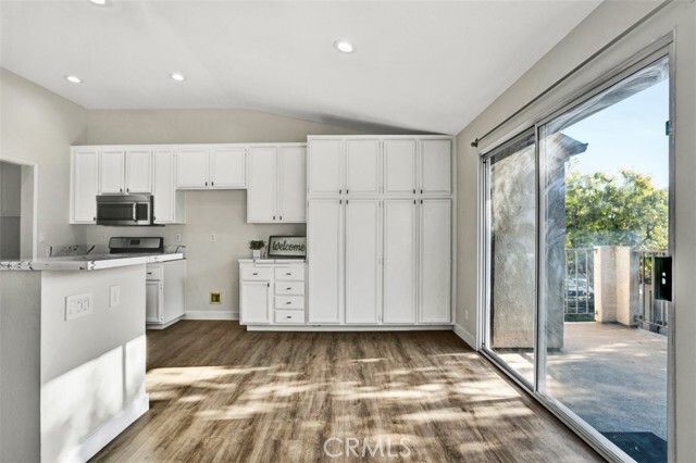 Building Photo - 45 Chaumont Cir
